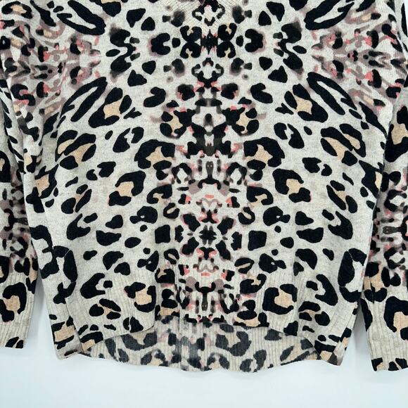 Brochu Walker 100% Cashmere Printed V-Neck Kelso Sweater Leopard Pullover - Picture 9 of 13